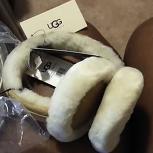 Wired earmuffs